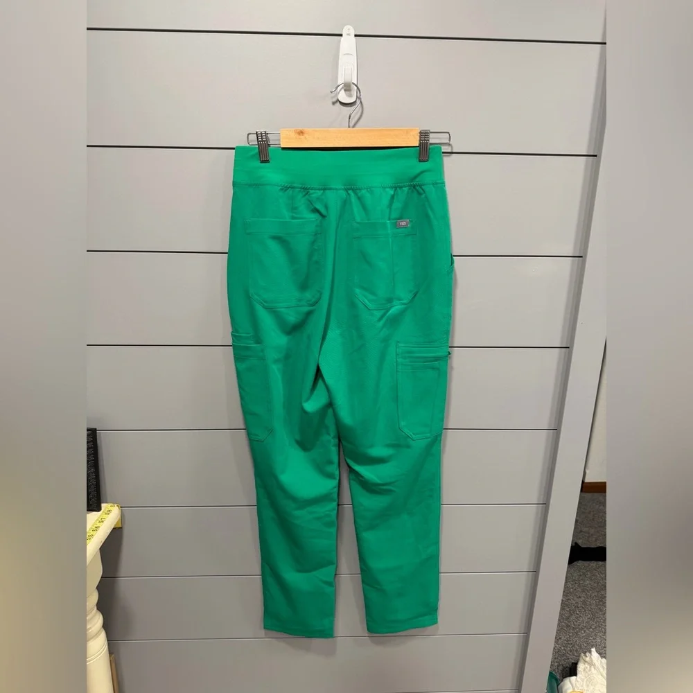 Figs scrub pants. Size small - Picture 2 of 6